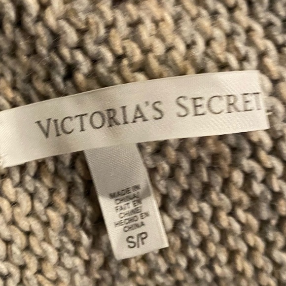 Victoria Secret Fringe Drapey Chunky Cable Knit Cardigan - Picture 6 of 6